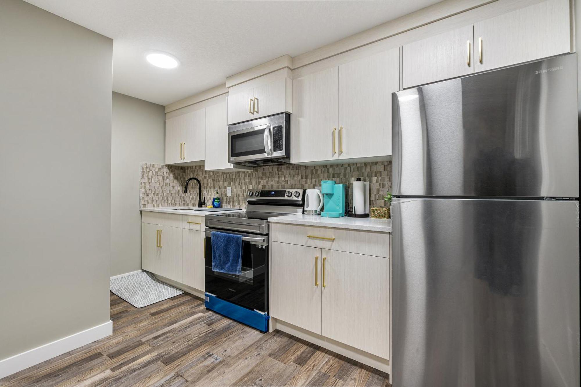 Modern 2 Bedroom Basement Suite With Laundry YYC Exterior foto