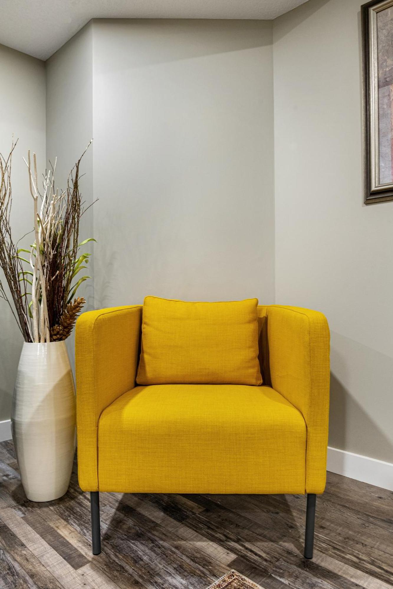 Modern 2 Bedroom Basement Suite With Laundry YYC Exterior foto